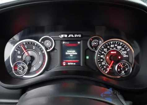 2020 Ram 2500 Big Horn 4X4 6'4 Box z USA, uszkodzony, nr VIN 3C6UR5DL8LG174348